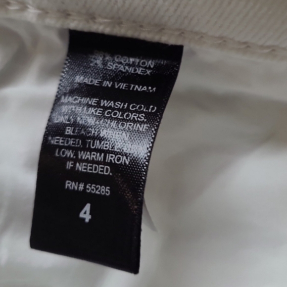 Express White Denim Mini Skirt Women SZ 4 raw hem and waistband beachyvibes - Picture 3 of 7